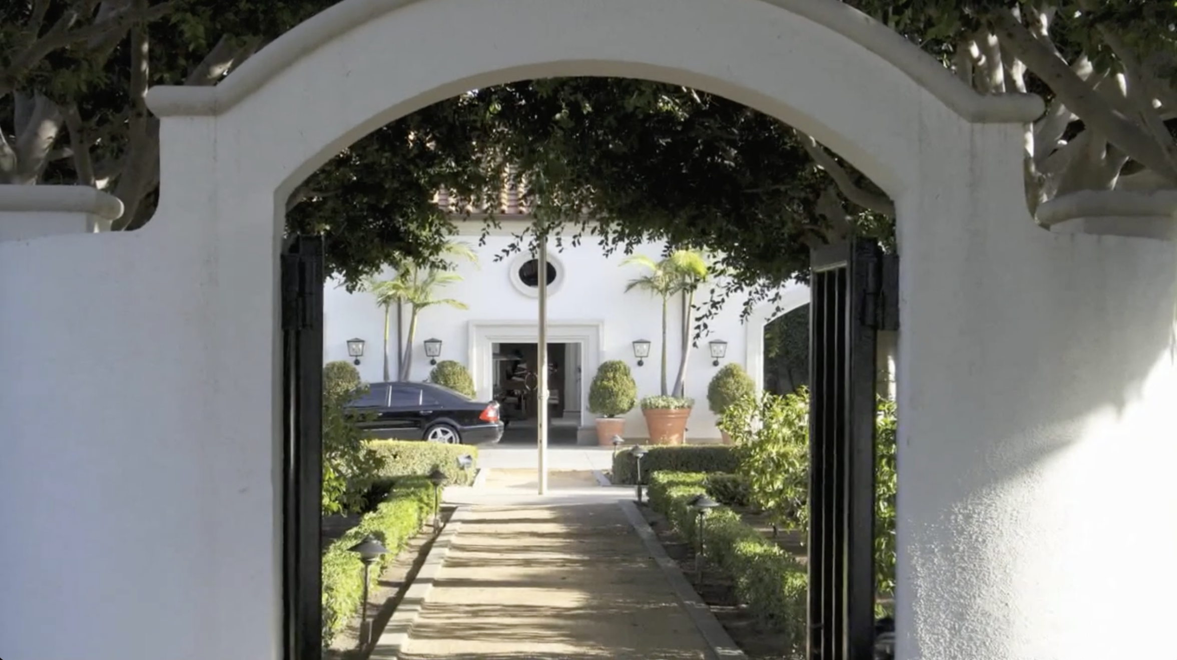  Valerie Fitzgerald Tours Bel Air, CA | valeriefitzgerald.com | Los Angeles Homes for Sale